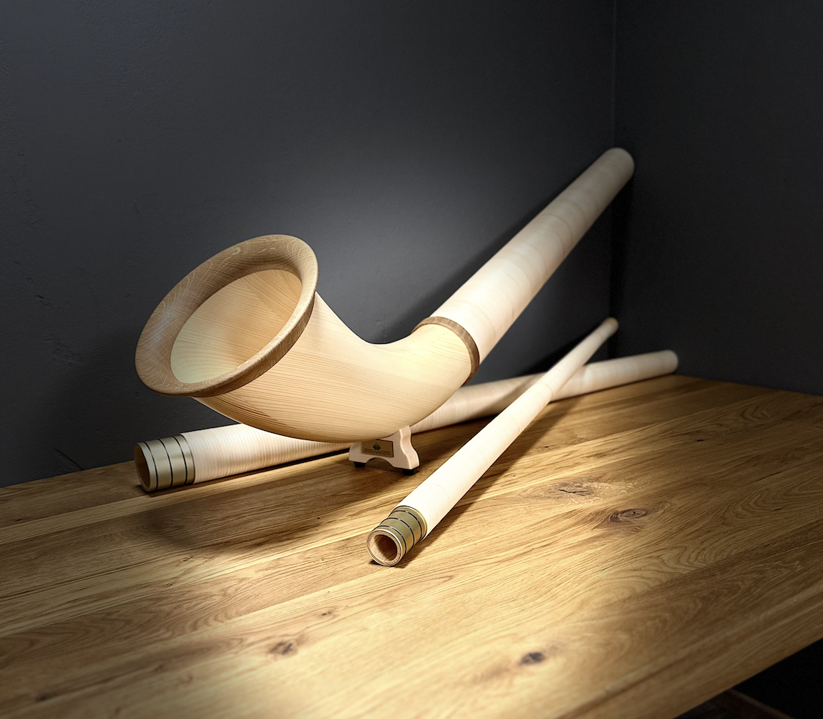 Alphorn Modell „Spitzenklasse“, Ring aus EICHENHOLZ, matt, gewickelt, Stimmung f – 714043