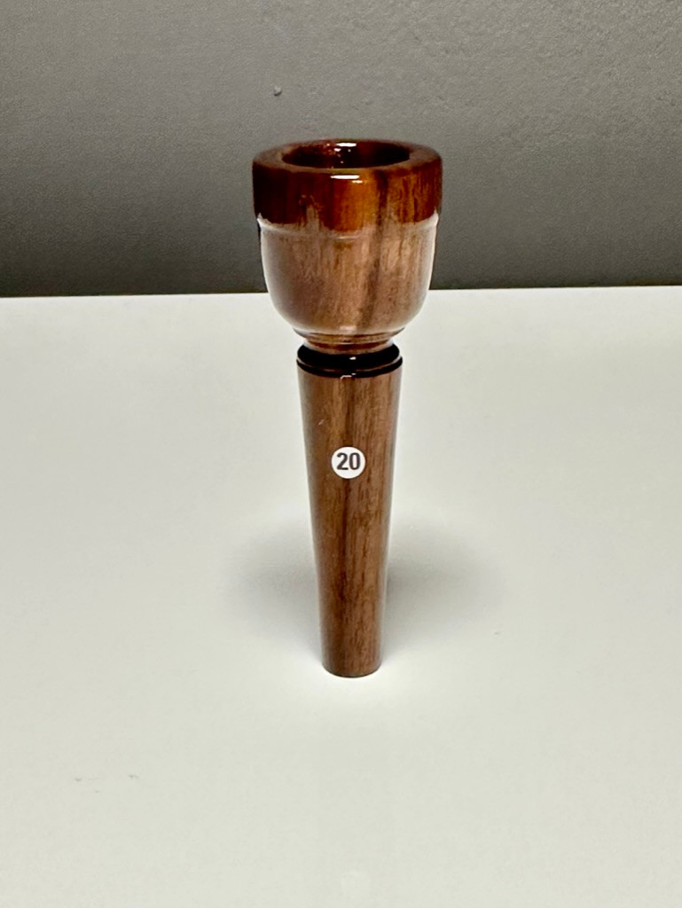 Mundstück aus Nussholz, Durchmesser 20 mm, lackiert – MU20NU