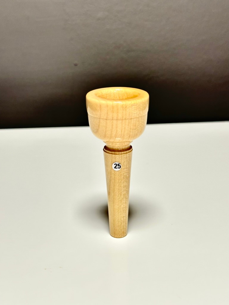 Mundstück aus Ahornholz, Durchmesser 25 mm, lackiert – MU25AH