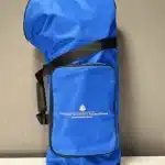 Blauer Tragekoffer von NATURINSTRUMENTE Heimatklang, ideal für den sicheren Transport von Alphörnern und Holzmundstücken.