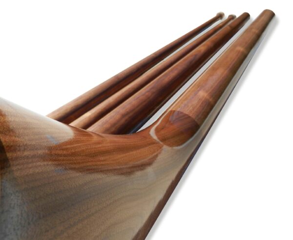 Hochwertige Alphörner aus Holz von NATURINSTRUMENTE, perfekt für traditionellen Klang und Präzision.