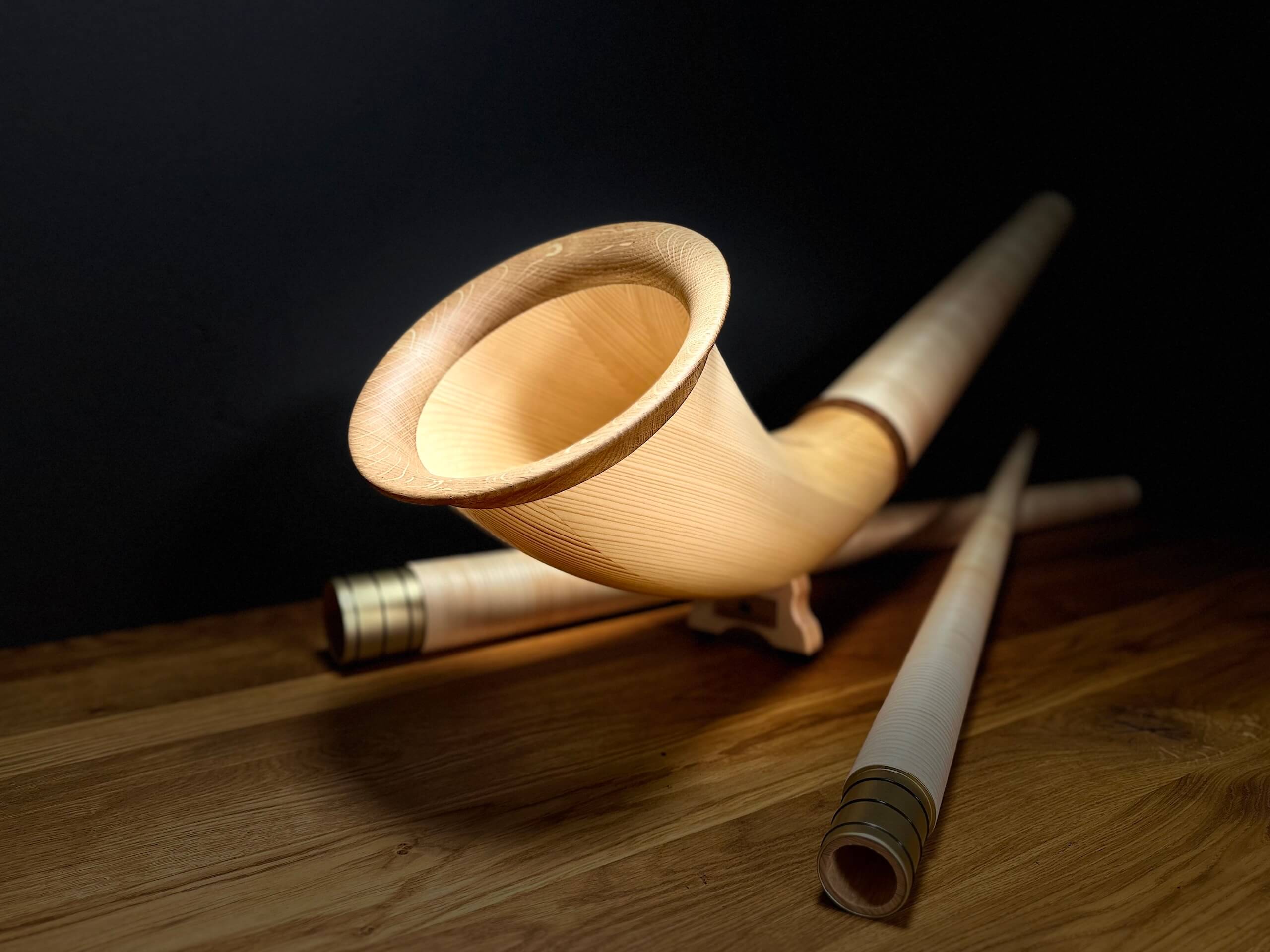 Alphorn Modell „Spitzenklasse“, Ring aus EICHENHOLZ, matt, gewickelt, Stimmung f – 714043