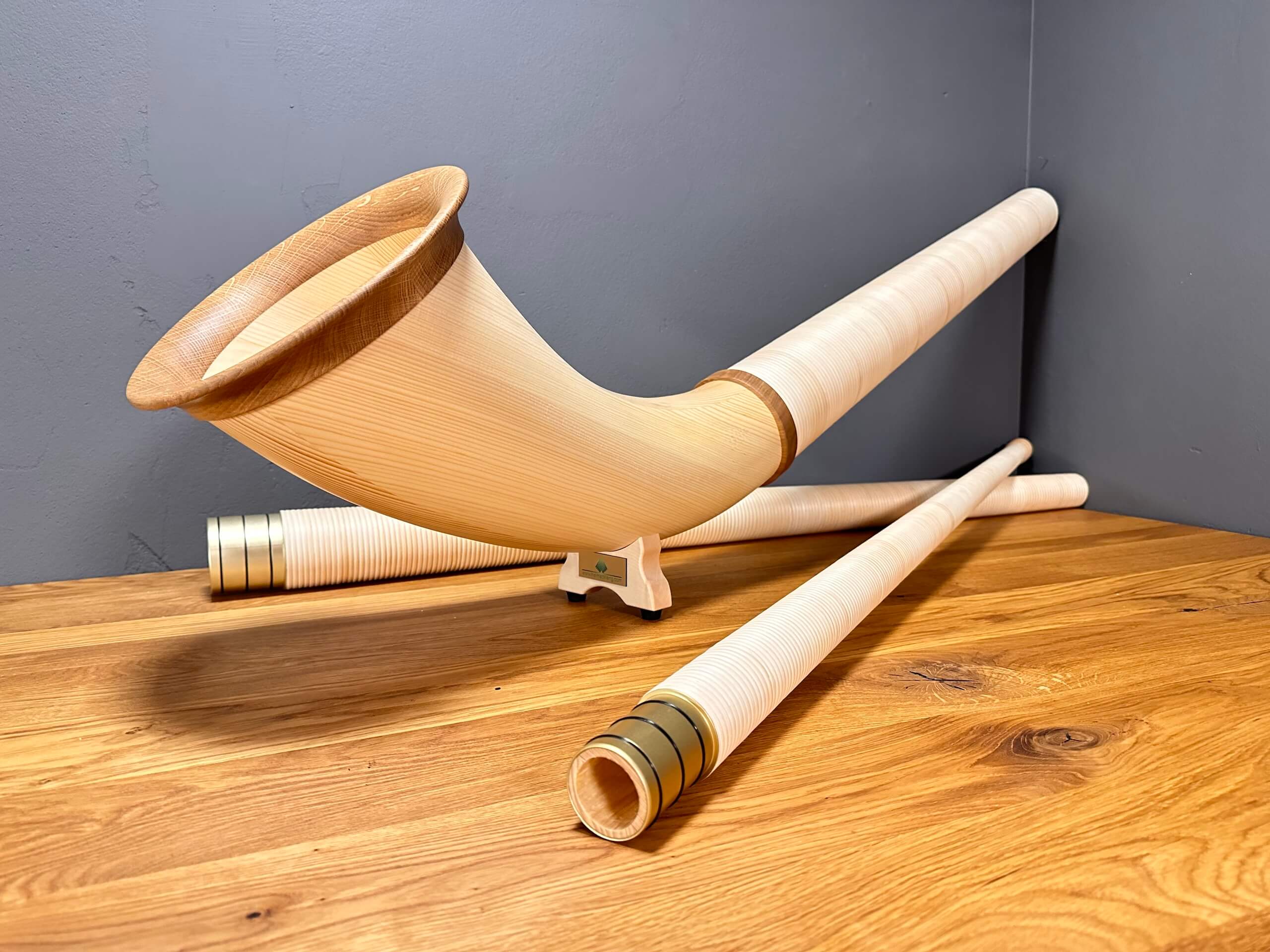 Alphorn Modell „Spitzenklasse“, Ring aus EICHENHOLZ, matt, gewickelt, Stimmung f – 714043